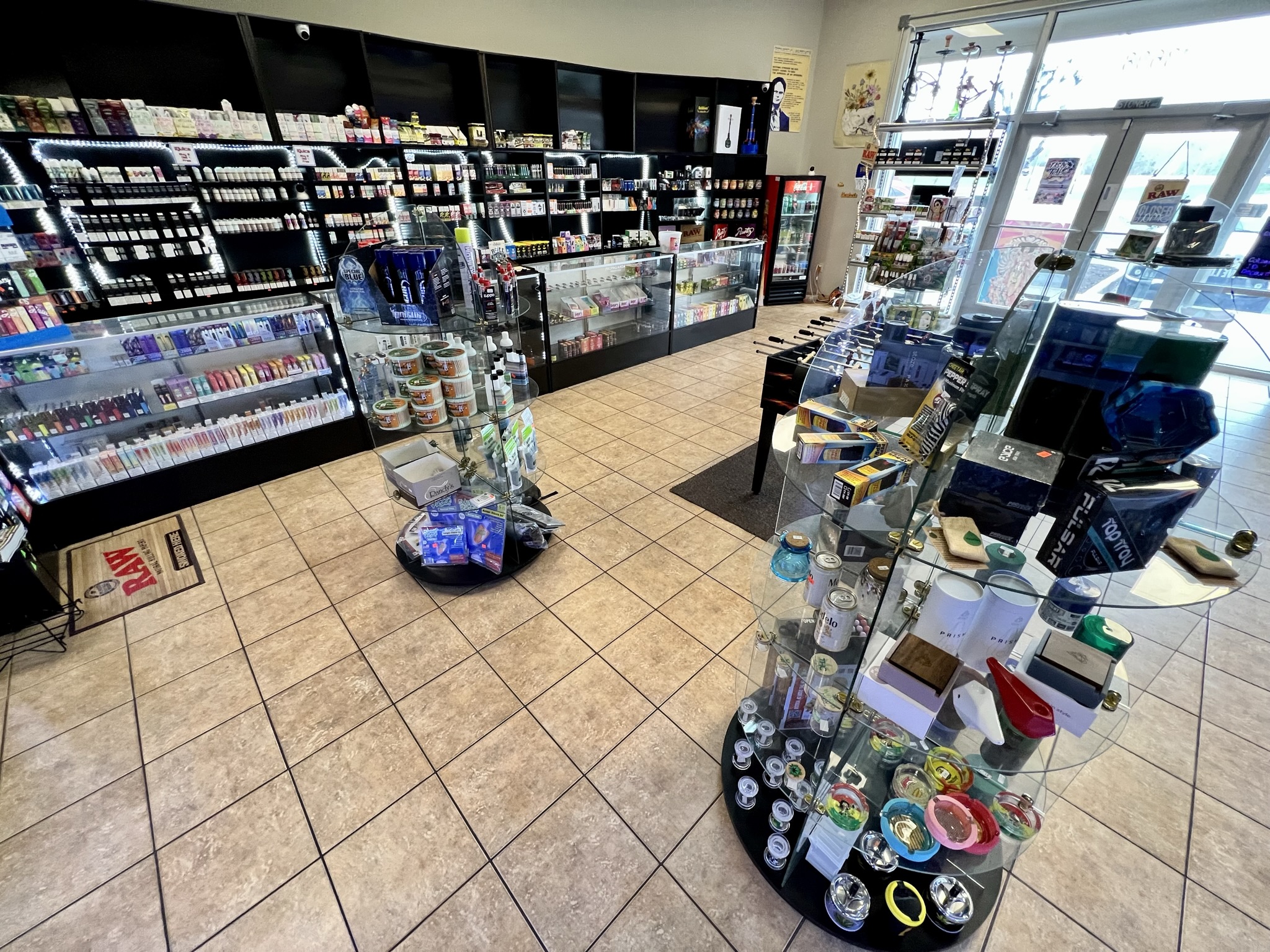 The Coolest Smoke And Vape Shop On A HOT Week In KCMO! | Smoke Tokz Superstore